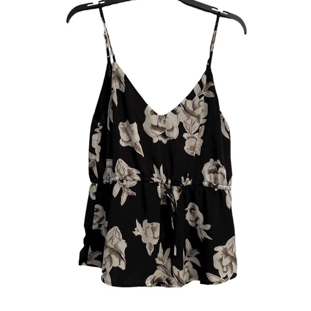 Back camisole with flower detailing